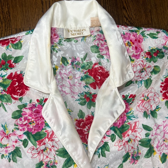 Victoria's Secret Gold Label Robe - Picture 2 of 3